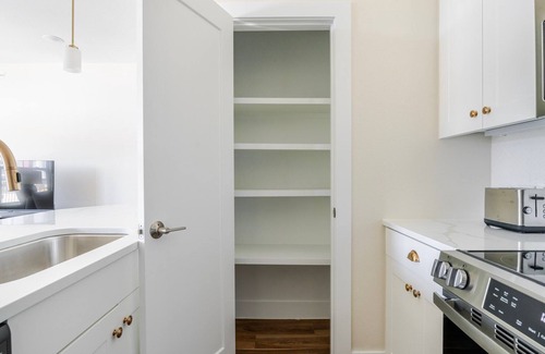 Scofield Farms Apartment | Blueground | Scofield Farms, pool, nr Walnut Creek Park