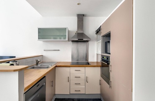 Quartier du Mail Apartment | Blueground | Sentier-Montorgueil, near shopping