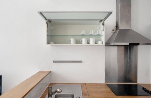 Quartier du Mail Apartment | Blueground | Sentier-Montorgueil, near shopping