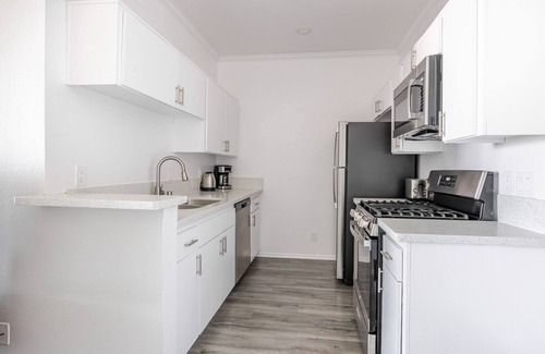 Sherman Oaks Apartment | Blueground | Sherman Oaks, view, nr Griffith Park