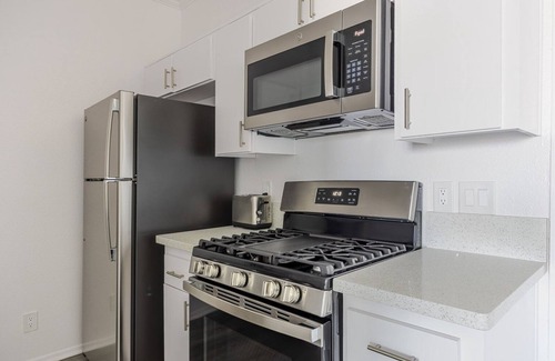 Sherman Oaks Apartment | Blueground | Sherman Oaks, view, nr Griffith Park