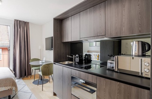 Sihlfeld Apartment | Blueground | Sihlfeld, elevator, w/d, nr museums