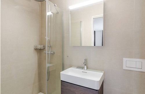 Sihlfeld Apartment | Blueground | Sihlfeld, elevator, w/d, nr museums