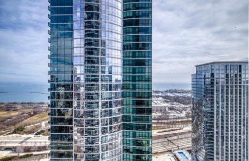 South Loop Apartment | Blueground South Loop pool golf sim nr museum CHI-1047