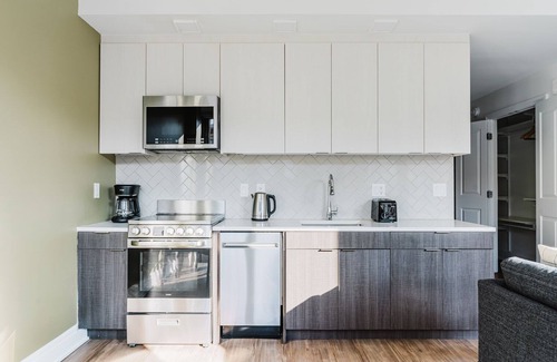 Capitol Hill Apartment | Blueground | SW Waterfront, pool & gym, nr museums