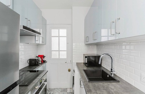Passy Apartment | Blueground | Trocadero, nr Eiffel Tower & embassy