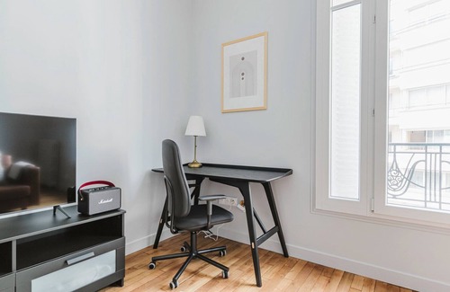 Passy Apartment | Blueground | Trocadero, nr Eiffel Tower & embassy