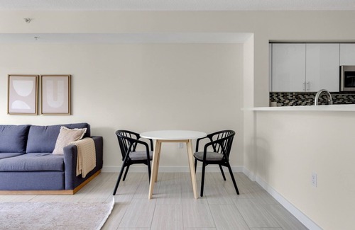 Northeast Miami Apartment | Blueground | Upper East Side, pool, nr Miami Beach