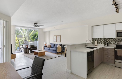 Northeast Miami Apartment | Blueground | Upper East Side, pool, nr Miami Beach