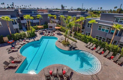 Venice Apartment | Blueground | Venice, pool, nr Venice Beach