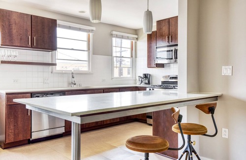 Venice Apartment | Blueground | Venice, pool, nr Venice Beach