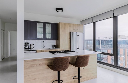 West Loop Apartment | Blueground | West Loop, pool & gym, nr Willis