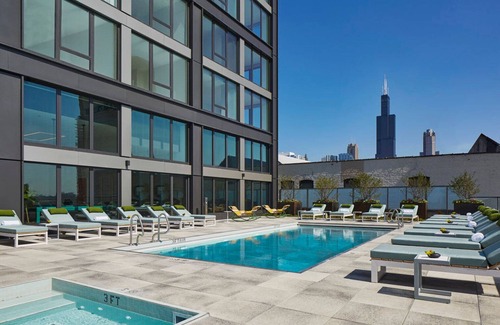West Loop Apartment | Blueground | West Loop, pool & gym, nr Willis