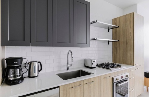 West Loop Apartment | Blueground | West Loop, pool & w/d, nr Willis