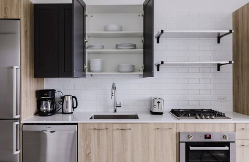 West Loop Apartment | Blueground | West Loop, pool & w/d, nr Willis