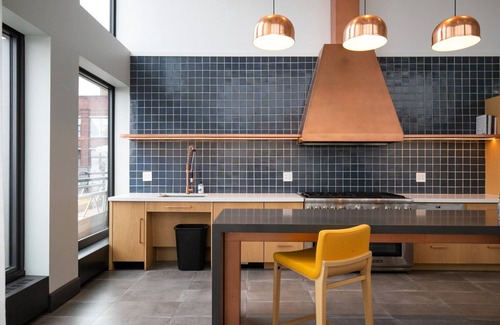 West Loop Apartment | Blueground | West Loop, pool & w/d, nr Willis