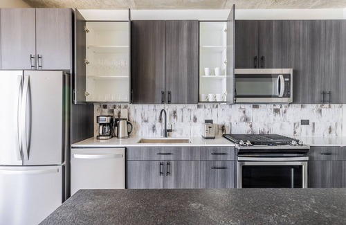 West Loop Apartment | Blueground | West Loop, pool & gym, nr park