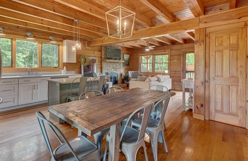 East Ellijay Cabin | Bluejay - Mountain Views | Pet Friendly | Hot Tub | Theater Room | Pool Table | Foosball | Firepit