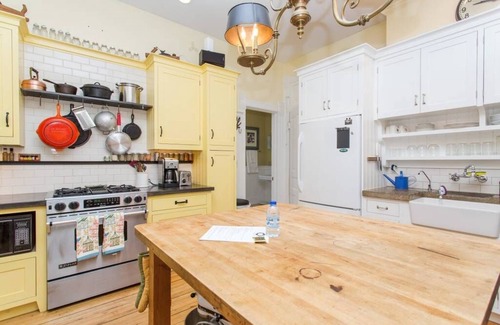 West Town Apartment | BlueJay/Unique One Bedroom Full of Amazing Art