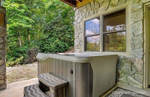 Lake Lure House | Blueridge Sunrise - Hot Tub, Fire Pit, Resort!