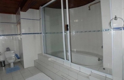 Bluewater Bay House | Bluewater Guesthouse