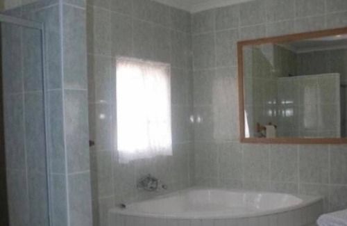 Bluewater Bay House | Bluewater Guesthouse