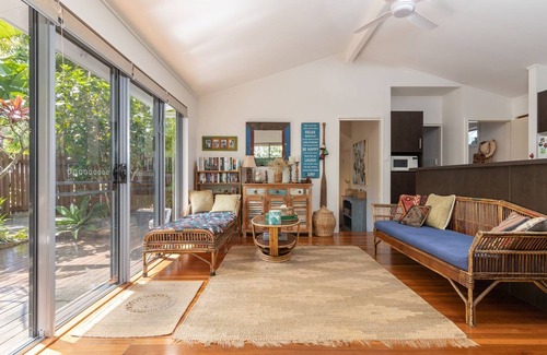 Blueys Beach Apartment | Blueys @ Blueys unwind and relax in this Balinese style gem