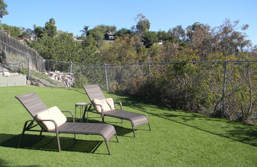 Loma Alta House | Bluff Bungalow/VIEW/3 mi to beach/King bed/Pet friendly
