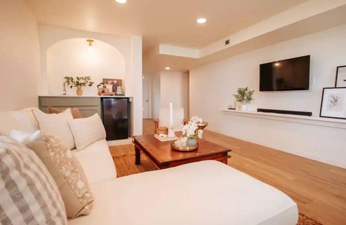 Port Angeles Cottage | Bluff Cottage - Waterfront home near Olympic National Park