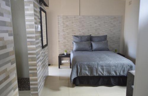 Bluff Apartment | Bluff Marine Drive Self Catering Cottage B