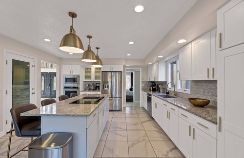 Willoughby Hills House | Bluffside Retreat Sum