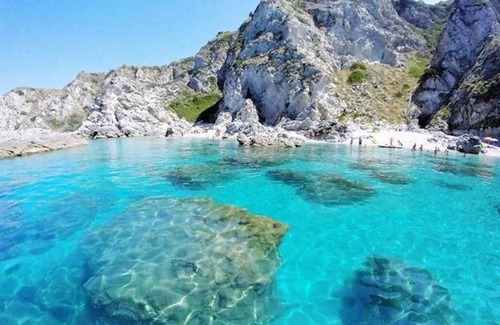 Drapia House | Bluiaia -Bilo - a terrace in the countryside.