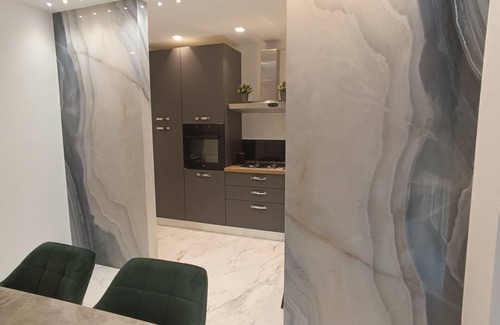 Andria House | Blumoon