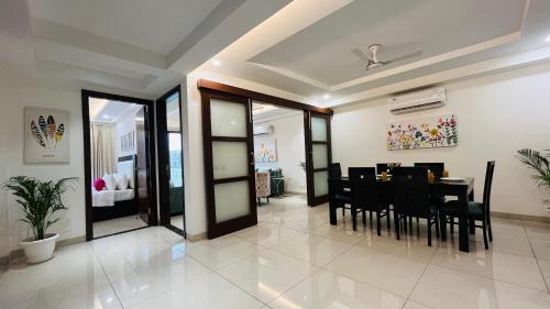 Sector 39 Apartment | BluO 3BHK Golf Course Road - Balcony, Lift, Terrace