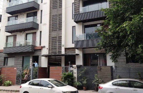 Hauz Khas Apartment | BluO Cozy Studio - Green Park & Hauz Khas Village