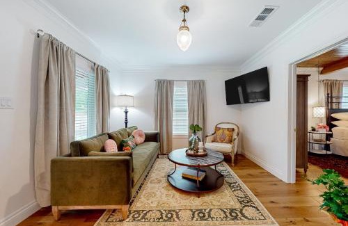 Georgetown House | Blush & Bashful