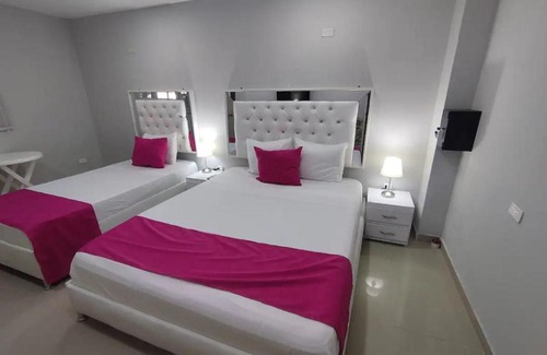 Marbella Cabin | Bm-2 room near the sea with air conditioning and WIFI