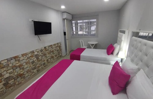 Marbella Cabin | Bm-2 room near the sea with air conditioning and WIFI