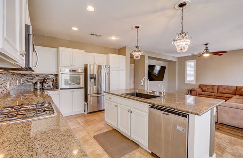 Providence Villa | BMountain 4bd/2.5 b BBQ grill Pet Massage Chair