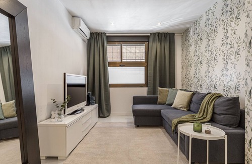 Bellas Vistas Apartment | BNBHolder II Santiago Bernabeu