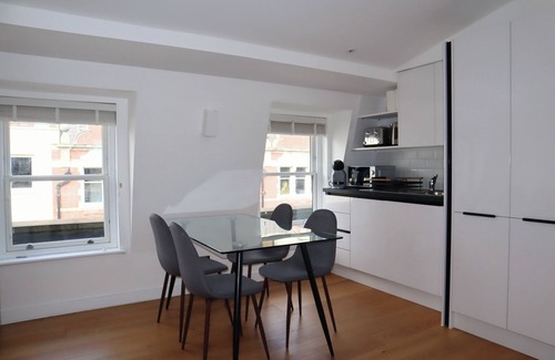Bloomsbury Apartment | BnBNook - Fitzrovia Duplex - Soho and Oxford Street