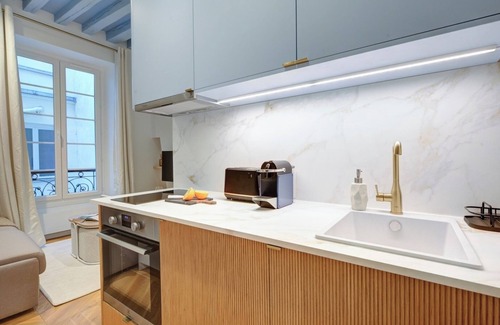 Marais Apartment | BnBNook - Studio - Place des Vosges and Bastille