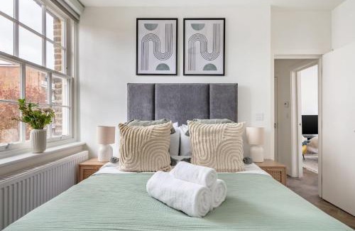 St Luke's Apartment | BnBNova - 1BR - Barbican Centre & St Paul's