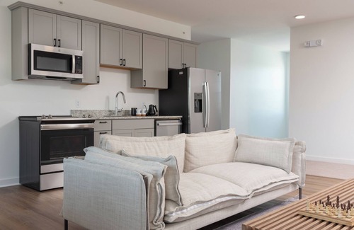 Livingston Apartment | Boardwalk Hotel on Lake Anna by Kasa