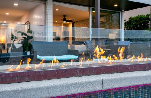 Central Mission Beach Apartment | Boardwalk Studio Shared Hot Tub and Patio