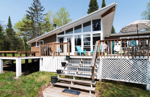 Sioux Narrows Cottage | Boat access on Lake of the Woods. 10-15 minutes from Kenora