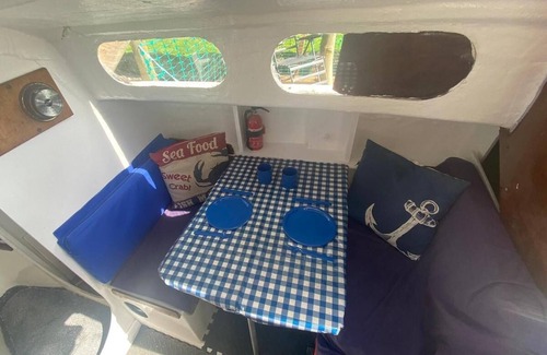 East Boldon Cabin | Boat BnB, but not on the sea!