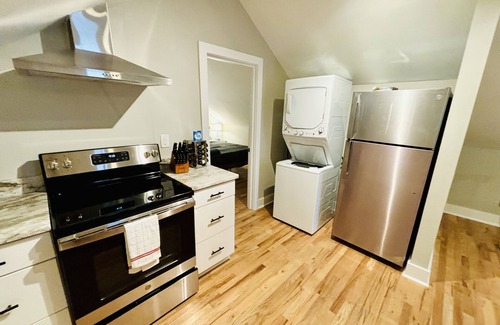 Lincoln Apartment | “Boat Dock Apt E” @ Sunset Estate
