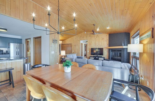 Hayward Cabin | Boat Dock, Full Gym: Waterfront Nelson Lake Gem!