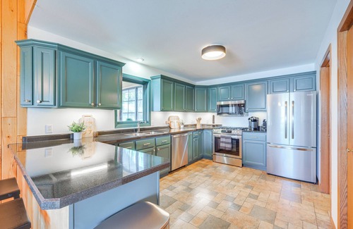 Hayward Cabin | Boat Dock, Full Gym: Waterfront Nelson Lake Gem!